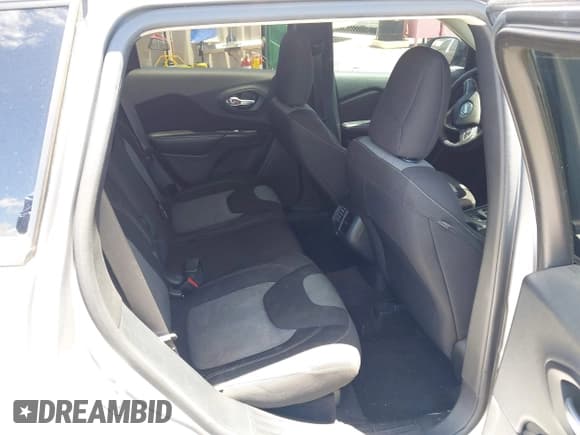 ✅ 2016 Jeep Cherokee Sport • VIN: 1C4PJLAB6GW324493 • Lot: 42409812. Wystawiony na IAAI z przebiegiem 102 228 mil. Bezpłatny archiwum sprzedaży aukcyjnych z USA i szczegółowy raport historii pojazdu na DreamBid. Zdjęcie 8.