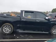 ✅ 2022 Chevrolet Silverado 1500 LTZ • VIN: 3GCUYGED6NG153001 • Lot: 43560026. Wystawiony na IAAI z przebiegiem 77 934 mil. Bezpłatny archiwum sprzedaży aukcyjnych z USA i szczegółowy raport historii pojazdu na DreamBid. Zdjęcie 13.