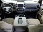 ✅ 2019 Chevrolet Silverado 1500 RST • VIN: 1GCUYEEDXKZ141613 • Lot: 69301784. Wystawiony na Copart z przebiegiem Nie podano. Bezpłatny archiwum sprzedaży aukcyjnych z USA i szczegółowy raport historii pojazdu na DreamBid. Zdjęcie 8.