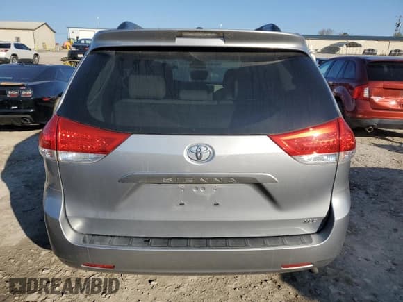 ✅ 2012 Toyota Sienna XLE AAS • VIN: 5TDYK3DCXCS278957 • Lot: 50429965. Listed on Copart with 92,126 mi. Free auction sales archive from the USA and detailed vehicle history report at DreamBid. Image 6.