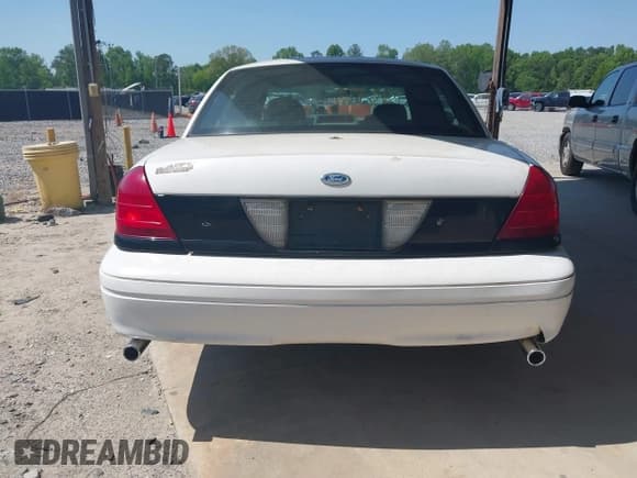 ✅ 2007 Ford Police Interceptor • VIN: 2FAFP71W47X128454 • Lot: 42079360. Wystawiony na IAAI z przebiegiem 263 185 mil. Bezpłatny archiwum sprzedaży aukcyjnych z USA i szczegółowy raport historii pojazdu na DreamBid. Zdjęcie 16.