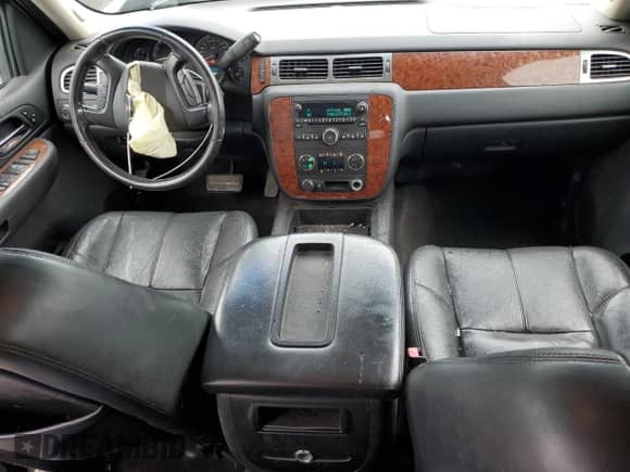 2007 Chevrolet Silverado 2500HD LTZ z VIN 1GCHK29617E602323, wystawiony jako Copart lot #57608705 z przebiegiem 194 719 mil mil oraz Szkoda całkowita • Salvage title. Historia ofert i sprzedaży dostępna na DreamBid. Obrazek 8.