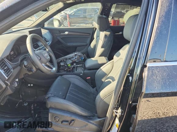 ✅ 2024 Audi Q5 Sportback S line Prestige • VIN: WA16AAFY3R2037288 • Lot: 71458305. Listed on Copart with 14,731 mi. Free auction sales archive from the USA and detailed vehicle history report at DreamBid. Image 7.