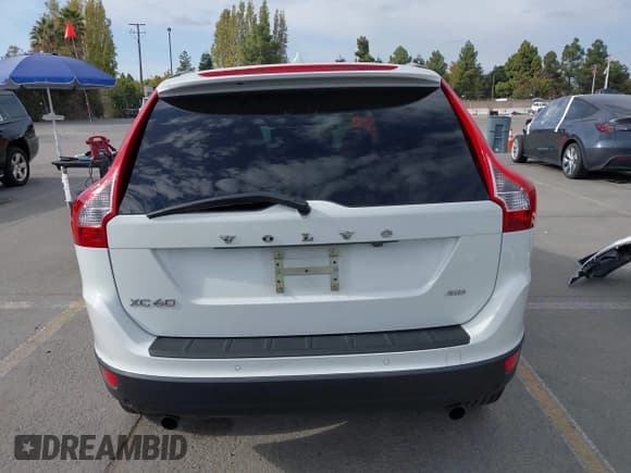 ✅ 2013 Volvo XC60 3.2L • VIN: YV4940DZ6D2416162 • Lot: 43516794. Listed on IAAI with 153,093 mi. Free auction sales archive from the USA and detailed vehicle history report at DreamBid. Image 17.