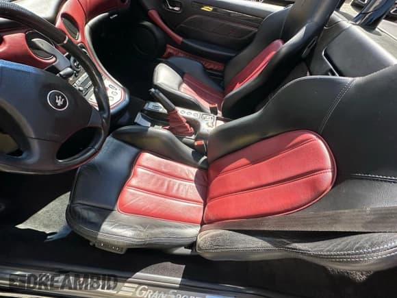 ✅ 2006 Maserati GranSport • VIN: ZAMEB18A660026402 • Лот: 69913665. Опубликован ранее на Copart с пробегом 56 515 миль. Бесплатный доступ к архиву аукционных продаж из США и подробный отчёт об истории автомобиля на DreamBid. Изображение 9.