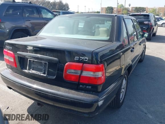 ✅ 2000 Volvo S70 • VIN: YV1LS56D1Y2662615 • Lot: 41622599. Listed on IAAI with 269,328 mi. Free auction sales archive from the USA and detailed vehicle history report at DreamBid. Image 4.