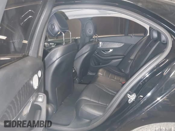 ✅ 2017 Mercedes-Benz C 300 • VIN: 55SWF4KBXHU195387 • Lot: 41454834. Wystawiony na IAAI z przebiegiem 140 436 mil. Bezpłatny archiwum sprzedaży aukcyjnych z USA i szczegółowy raport historii pojazdu na DreamBid. Zdjęcie 8.