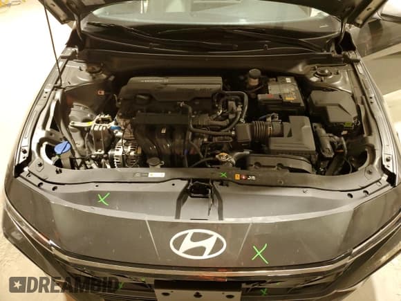 ✅ 2025 Hyundai Elantra Limited • VIN: KMHLP4DG0SU998469 • Lot: 92201545. Wystawiony na Copart z przebiegiem 14 123 mil. Bezpłatny archiwum sprzedaży aukcyjnych z USA i szczegółowy raport historii pojazdu na DreamBid. Zdjęcie 11.