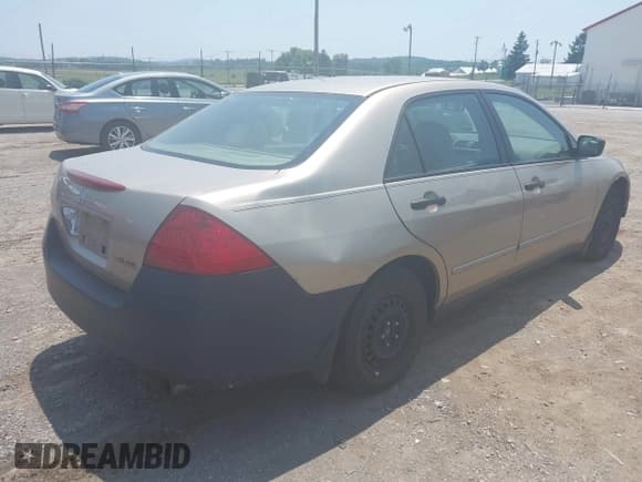 ✅ 2007 Honda Accord VP • VIN: 1HGCM55117A064103 • Lot: 42428246. Listed on IAAI with 195,926 mi. Free auction sales archive from the USA and detailed vehicle history report at DreamBid. Image 4.