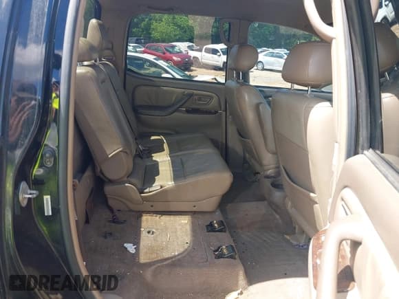 ✅ 2004 Toyota Tundra Limited • VIN: 5TBDT48124S458261 • Lot: 42247748. Wystawiony na IAAI z przebiegiem 264 899 mil. Bezpłatny archiwum sprzedaży aukcyjnych z USA i szczegółowy raport historii pojazdu na DreamBid. Zdjęcie 8.