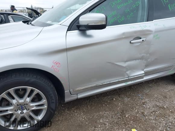 ✅ 2015 Volvo XC60 T5 Drive-E Premier • VIN: YV440MDB9F2613538 • Lot: 42183886. Listed on IAAI with 115,768 mi. Free auction sales archive from the USA and detailed vehicle history report at DreamBid. Image 6.