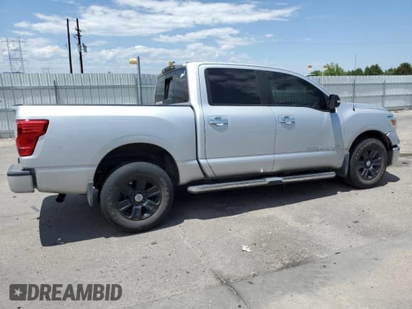 ✅ 2018 Nissan Titan SL • VIN: 1N6AA1E59JN542727 • Lot: 62706105. Listed on Copart with 30,745 mi. Free auction sales archive from the USA and detailed vehicle history report at DreamBid. Image 3.