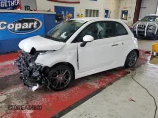 ✅ 2015 FIAT 500 Abarth • VIN: 3C3CFFFHXFT601900 • Lot: 62827495. Wystawiony na Copart z przebiegiem 21 274 mil. Bezpłatny archiwum sprzedaży aukcyjnych z USA i szczegółowy raport historii pojazdu na DreamBid. Zdjęcie 1.
