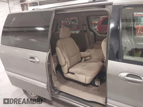 ✅ 2000 Ford Windstar SE • VIN: 2FMZA5244YBB92076 • Лот: 43900549. Опубликован ранее на IAAI с пробегом 168 199 миль. Бесплатный доступ к архиву аукционных продаж из США и подробный отчёт об истории автомобиля на DreamBid. Изображение 8.