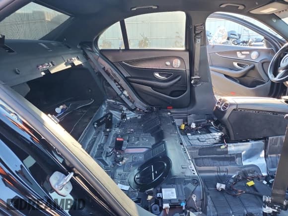 ✅ 2017 Mercedes-Benz E 300 Luxury • VIN: WDDZF4KBXHA026791 • Lot: 85734635. Listed on Copart with Not provided. Free auction sales archive from the USA and detailed vehicle history report at DreamBid. Image 10.