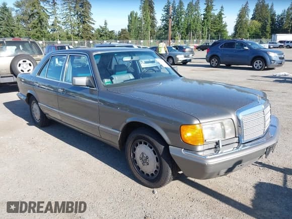 ✅ 1989 Mercedes-Benz 300 SE • VIN: WDBCA24DXKA437857 • Lot: 42343496. Listed on IAAI with 152,134 mi. Free auction sales archive from the USA and detailed vehicle history report at DreamBid. Image 1.
