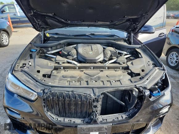 ✅ 2020 BMW X5 M50i • VIN: 5UXJU4C04L9C51150 • Lot: 69477765. Wystawiony na Copart z przebiegiem 69 255 mil. Bezpłatny archiwum sprzedaży aukcyjnych z USA i szczegółowy raport historii pojazdu na DreamBid. Zdjęcie 11.