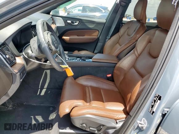 ✅ 2022 Volvo XC60 Inscription • VIN: YV4062RL5N1983442 • Лот: 67642085. Опубликован ранее на Copart с пробегом 22 568 миль. Бесплатный доступ к архиву аукционных продаж из США и подробный отчёт об истории автомобиля на DreamBid. Изображение 7.