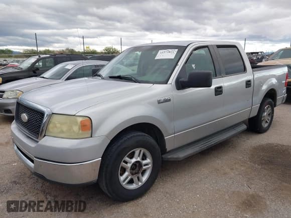 ✅ 2008 Ford F-150 XLT • VIN: 1FTPW12518FC09767 • Lot: 43379891. Wystawiony na IAAI z przebiegiem 208 828 mil. Bezpłatny archiwum sprzedaży aukcyjnych z USA i szczegółowy raport historii pojazdu na DreamBid. Zdjęcie 2.