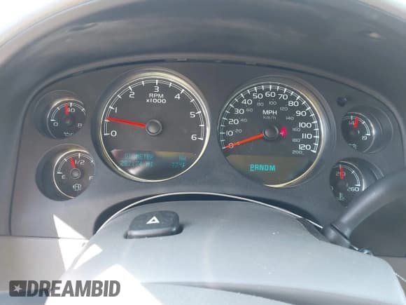 ✅ 2010 Chevrolet Suburban LT • VIN: 1GNUKJE33AR134610 • Lot: 43041388. Listed on IAAI with 287,174 mi. Free auction sales archive from the USA and detailed vehicle history report at DreamBid. Image 7.