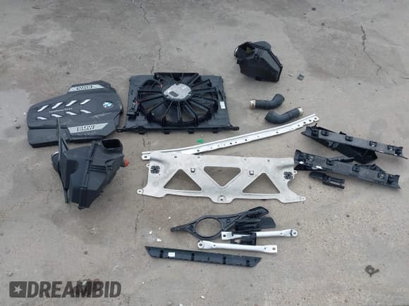 ✅ 2022 BMW 7 Series 750i xDrive • VIN: WBA7U2C00NCK03130 • Lot: 40691291. Listed on IAAI with 17,124 mi. Free auction sales archive from the USA and detailed vehicle history report at DreamBid. Image 12.