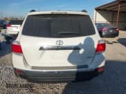 ✅ 2013 Toyota Highlander Plus • VIN: 5TDBK3EH5DS225827 • Lot: 43533454. Listed on IAAI with 113,826 mi. Free auction sales archive from the USA and detailed vehicle history report at DreamBid. Image 16.