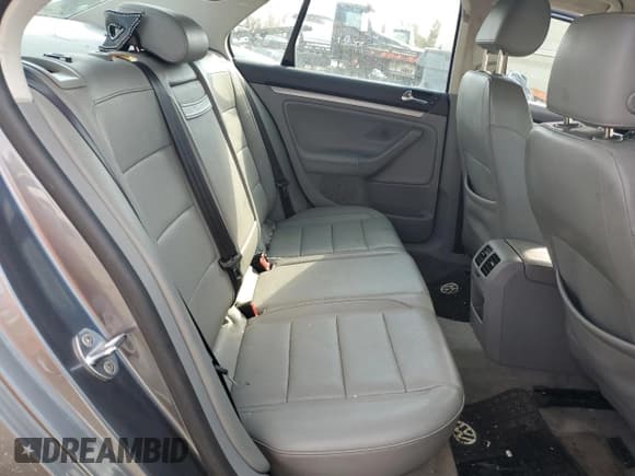 ✅ 2005 Volkswagen Jetta 2.5L • VIN: 3VWSF71K15M635732 • Lot: 47036595. Listed on Copart with 146,281 mi. Free auction sales archive from the USA and detailed vehicle history report at DreamBid. Image 10.