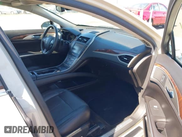 ✅ 2014 Lincoln MKZ • VIN: 3LN6L2G9XER820400 • Lot: 42195277. Wystawiony na IAAI z przebiegiem 48 597 mil. Bezpłatny archiwum sprzedaży aukcyjnych z USA i szczegółowy raport historii pojazdu na DreamBid. Zdjęcie 5.