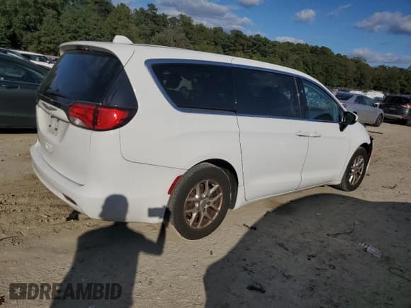 ✅ 2020 Chrysler Voyager LX • VIN: 2C4RC1CG1LR278770 • Lot: 81860405. Wystawiony na Copart z przebiegiem 92 179 mil. Bezpłatny archiwum sprzedaży aukcyjnych z USA i szczegółowy raport historii pojazdu na DreamBid. Zdjęcie 3.
