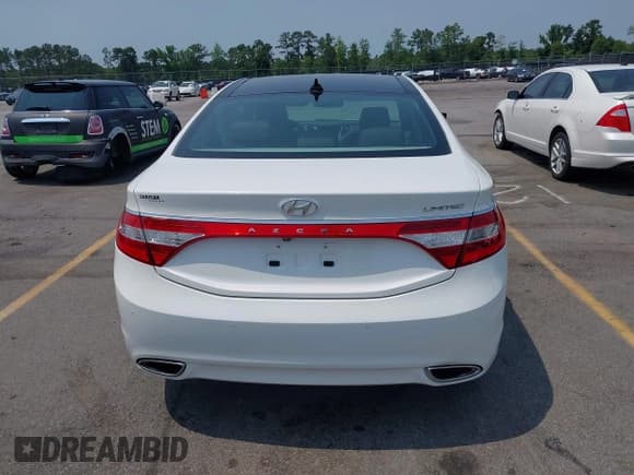 ✅ 2014 Hyundai Azera Limited • VIN: KMHFH4JG1EA350109 • Lot: 42388216. Listed on IAAI with 88,751 mi. Free auction sales archive from the USA and detailed vehicle history report at DreamBid. Image 16.