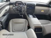 ✅ 2023 Hyundai Tucson Limited • VIN: KM8JE3AE6PU211476 • Lot: 57649565. Wystawiony na Copart z przebiegiem 25 568 mil. Bezpłatny archiwum sprzedaży aukcyjnych z USA i szczegółowy raport historii pojazdu na DreamBid. Zdjęcie 8.