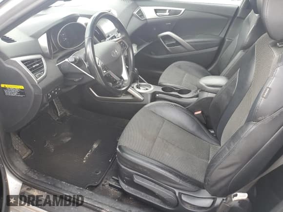 ✅ 2016 Hyundai Veloster • VIN: KMHTC6AD4GU277984 • Lot: 71204564. Wystawiony na Copart z przebiegiem 93 058 mil. Bezpłatny archiwum sprzedaży aukcyjnych z USA i szczegółowy raport historii pojazdu na DreamBid. Zdjęcie 7.