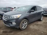 ✅ 2017 Ford Escape SE • VIN: 1FMCU9GD5HUE49110 • Lot: 51139785. Wystawiony na Copart z przebiegiem 174 399 mil. Bezpłatny archiwum sprzedaży aukcyjnych z USA i szczegółowy raport historii pojazdu na DreamBid. Zdjęcie 1.