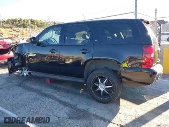 ✅ 2011 Chevrolet Tahoe LT • VIN: 1GNSCBE05BR105336 • Lot: 43621115. Wystawiony na IAAI z przebiegiem 152 339 mil. Bezpłatny archiwum sprzedaży aukcyjnych z USA i szczegółowy raport historii pojazdu na DreamBid. Zdjęcie 15.