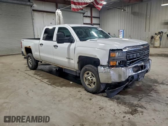 ✅ 2015 Chevrolet Silverado 2500HD LT • VIN: 1GC1KVE84FF184116 • Lot: 93963425. Listed on Copart with 215,459 mi. Free auction sales archive from the USA and detailed vehicle history report at DreamBid. Image 4.