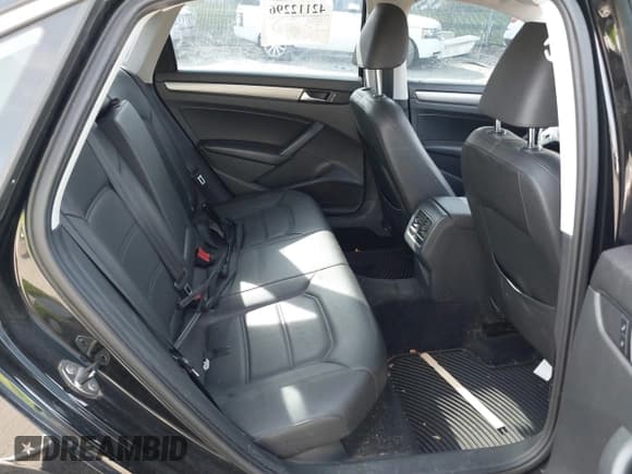 ✅ 2014 Volkswagen Passat SE • VIN: 1VWBP7A38EC016178 • Лот: 42112296. Опубликован ранее на IAAI с пробегом 81 060 миль. Бесплатный доступ к архиву аукционных продаж из США и подробный отчёт об истории автомобиля на DreamBid. Изображение 8.