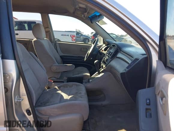 2002 Toyota Highlander with VIN JTEGF21A520040041, listed as a IAAI auction lot 43541871 with 284,583 mi miles and . Bid and sale history available at DreamBid. Image 5.