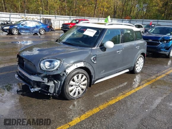 ✅ 2018 MINI Countryman Cooper S • VIN: WMZYT5C32J3D83195 • Lot: 43499941. Listed on IAAI with 43,544 mi. Free auction sales archive from the USA and detailed vehicle history report at DreamBid. Image 17.