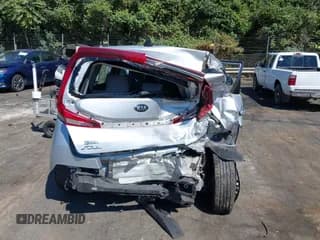 ✅ 2020 Kia Soul LX • VIN: KNDJ23AU6L7034408 • Лот: 43092676. Опубликован ранее на IAAI с пробегом 88 477 миль. Бесплатный доступ к архиву аукционных продаж из США и подробный отчёт об истории автомобиля на DreamBid. Изображение 6.