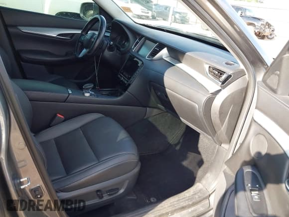 ✅ 2019 Infiniti QX50 Essential • VIN: 3PCAJ5M34KF140544 • Lot: 42627190. Wystawiony na IAAI z przebiegiem 79 721 mil. Bezpłatny archiwum sprzedaży aukcyjnych z USA i szczegółowy raport historii pojazdu na DreamBid. Zdjęcie 5.