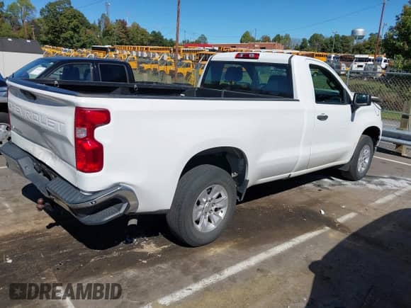 2021 Chevrolet Silverado 1500 Work Truck z VIN 3GCNWAEF8MG443375, wystawiony jako IAAI lot #43446311 z przebiegiem 66 704 mil mil oraz . Historia ofert i sprzedaży dostępna na DreamBid. Obrazek 4.