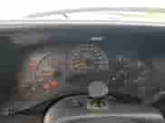 ✅ 2007 Chevrolet Silverado 2500HD LS • VIN: 1GCHC23U37F198200 • Lot: 81631835. Wystawiony na Copart z przebiegiem Nie podano. Bezpłatny archiwum sprzedaży aukcyjnych z USA i szczegółowy raport historii pojazdu na DreamBid. Zdjęcie 9.