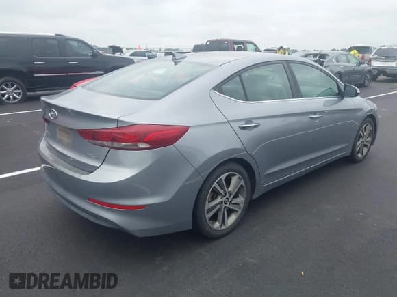 ✅ 2017 Hyundai Elantra SE • VIN: 5NPD84LF5HH020664 • Lot: 42936498. Listed on IAAI with 184,949 mi. Free auction sales archive from the USA and detailed vehicle history report at DreamBid. Image 4.