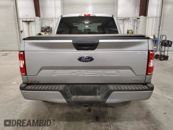 ✅ 2020 Ford F-150 XL • VIN: 1FTEW1EP6LKE27952 • Lot: 93146355. Wystawiony na Copart z przebiegiem 77 507 mil. Bezpłatny archiwum sprzedaży aukcyjnych z USA i szczegółowy raport historii pojazdu na DreamBid. Zdjęcie 6.