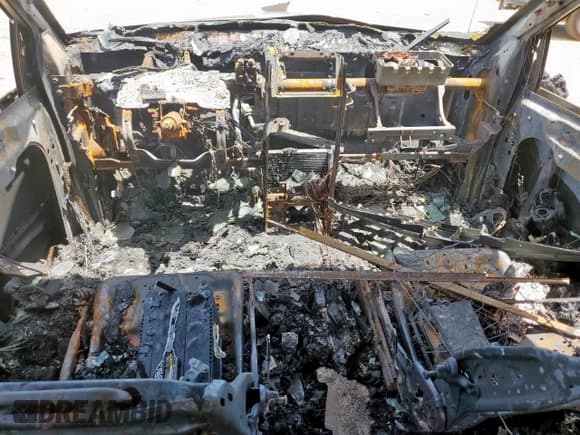 ✅ 2010 Chrysler Town & Country LX • VIN: 2A4RR2D17AR329999 • Lot: 65410325. Wystawiony na Copart z przebiegiem Nie podano. Bezpłatny archiwum sprzedaży aukcyjnych z USA i szczegółowy raport historii pojazdu na DreamBid. Zdjęcie 8.