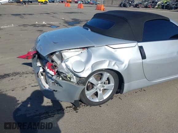 ✅ 2007 Nissan 350Z Touring • VIN: JN1BZ36AX7M650850 • Lot: 41431067. Wystawiony na IAAI z przebiegiem 56 669 mil. Bezpłatny archiwum sprzedaży aukcyjnych z USA i szczegółowy raport historii pojazdu na DreamBid. Zdjęcie 6.