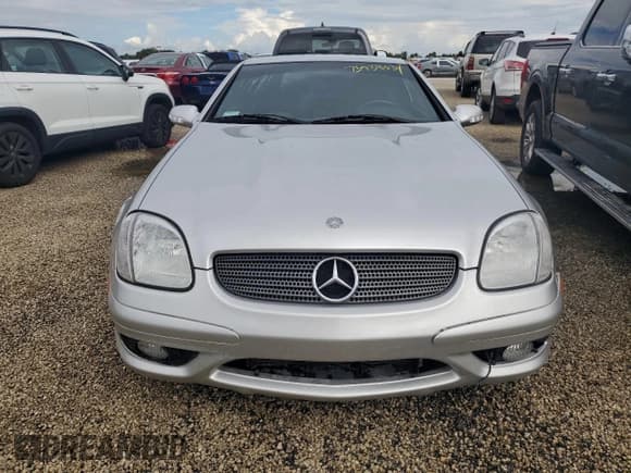 ✅ 2004 Mercedes-Benz SLK 3.2L AMG • VIN: WDBKK66F44F301115 • Лот: 73939534. Опубликован ранее на Copart с пробегом 9 266 миль. Бесплатный доступ к архиву аукционных продаж из США и подробный отчёт об истории автомобиля на DreamBid. Изображение 5.