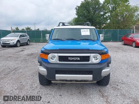 ✅ 2007 Toyota FJ Cruiser • VIN: JTEBU11F370010128 • Лот: 43281302. Опубликован ранее на IAAI с пробегом 300 658 миль. Бесплатный доступ к архиву аукционных продаж из США и подробный отчёт об истории автомобиля на DreamBid. Изображение 12.