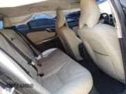 ✅ 2018 Volvo V60 Dynamic • VIN: YV140MEL8J2385402 • Лот: 64103165. Опубликован ранее на Copart с пробегом 61 275 миль. Бесплатный доступ к архиву аукционных продаж из США и подробный отчёт об истории автомобиля на DreamBid. Изображение 10.