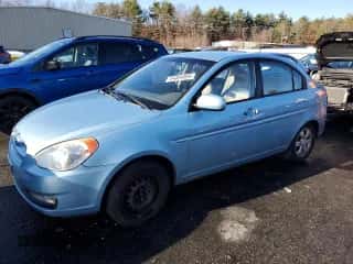 2010 Hyundai Accent GLS z VIN KMHCN4AC5AU469525, wystawiony jako Copart lot #84854934 z przebiegiem 237 334 mil mil oraz Szkoda całkowita • Salvage title. Historia ofert i sprzedaży dostępna na DreamBid. Obrazek 1.